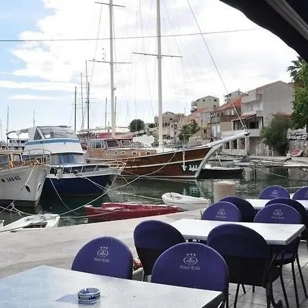 By The Sea Krilo Jesenice, Omis - 17901 イェセニツェ