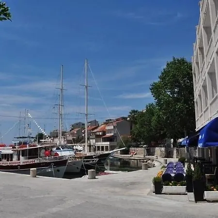By The Sea Krilo Jesenice, Omis - 17901 * イェセニツェ